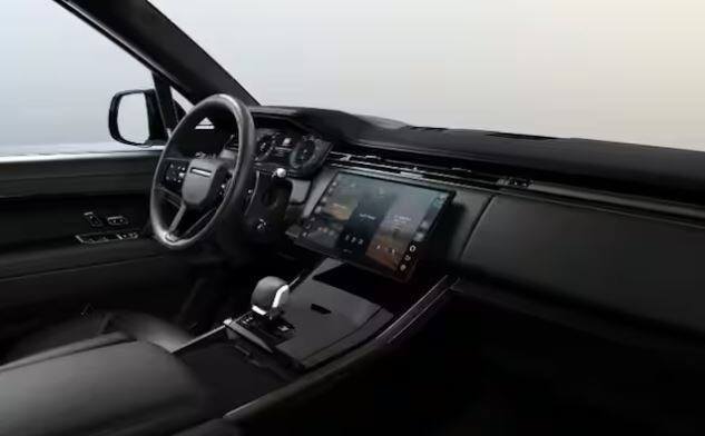 JLR ਨੇ ਅਜੇ ਤੱਕ ਲਾਂਚ ਹੋਣ ਜਾ ਰਹੀਆਂ EVs ਦੇ ਪ੍ਰਦਰਸ਼ਨ ਬਾਰੇ ਕੋਈ ਜਾਣਕਾਰੀ ਸਾਂਝੀ ਨਹੀਂ ਕੀਤੀ ਹੈ। ਪਰ ਇਹ ਮਾਡਲ 800V ਚਾਰਜਿੰਗ ਹਾਰਡਵੇਅਰ ਨਾਲ ਲੈਸ ਹੋ ਸਕਦੇ ਹਨ, ਜੋ ਇਹਨਾਂ EVs ਨੂੰ ਇੱਕ ਮਜ਼ਬੂਤ ​​ਰੇਂਜ ਦੇਵੇਗਾ।