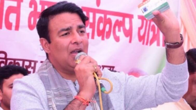 BJP leader Sangeet Som Controversial statement on aurangazeb kashi and mathura 'काशी-मथुरा के लिए कोर्ट नहीं, लोग खुद बनाएं मंदिर..' BJP नेता संगीत सोम का विवादित बयान