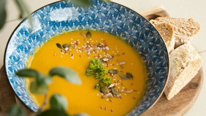 Broccoli Carrot Soup: ப்ரோக்கோலி - கேரட் சூப் செய்வது எப்படி என காணலாம்.