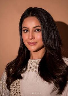 Shehnaaz Gill: ਅੱਖਾਂ 'ਚ ਕਾਜਲ, ਚਿਹਰੇ 'ਤੇ ਮੁਸਕਾਨ... ਸ਼ਹਿਨਾਜ਼ ਗਿੱਲ ਨੇ ਚਿੱਟੇ ਸੂਟ 'ਚ ਮਚਾਈ ਤਬਾਹੀ, ਤਸਵੀਰਾਂ ਵਾਇਰਲ