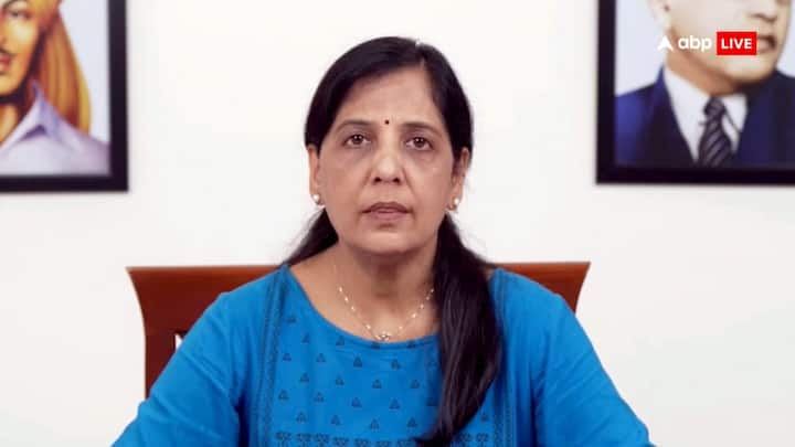 sunita kejriwal wife of arvind kejriwal to attend india alliance ramleela maidan rally सुनीता केजरीवाल रामलीला मैदान की रैली में शामिल होंगी ,CM केजरीवाल का पढ़ेंगी संदेश