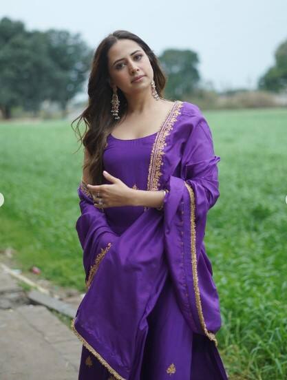 ਦੱਸ ਦੇਈਏ ਕਿ ਸਰਗੁਣ ਮਹਿਤਾ ਪੰਜਾਬੀ ਸਿਨੇਮਾ ਜਗਤ ਦੇ ਮਸ਼ਹੂਰ ਸਿਤਾਰਿਆਂ ਵਿੱਚੋਂ ਇੱਕ ਹੈ, ਜਿਸ ਨੇ ਇੰਡਸਟਰੀ ਦੇ ਤਮਾਮ ਵੱਡੇ ਸਿਤਾਰਿਆਂ ਨਾਲ ਕਈ ਸੁਪਰਹਿੱਟ ਫਿਲਮਾਂ ਵਿੱਚ ਕੰਮ ਕੀਤਾ ਹੈ।