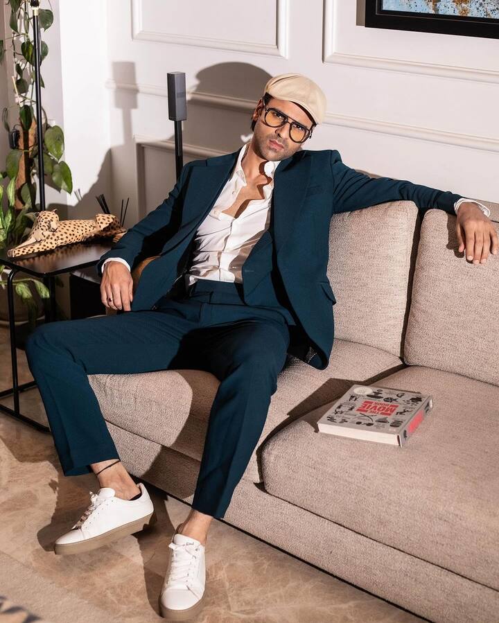 इस फिल्म के प्रमोशन के दौरान विवेक ने अपने स्ट्रगल को लेकर खुलकर बात की थी. उन्होंने बताया था कि उन्हें फेम मिलने के बावजूद एक वक्त पर काम मिलना बंद हो गया था और लंबे समय तक वो खाली बैठे थे.