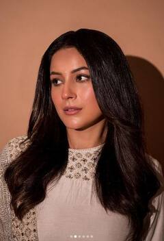 Shehnaaz Gill: ਅੱਖਾਂ 'ਚ ਕਾਜਲ, ਚਿਹਰੇ 'ਤੇ ਮੁਸਕਾਨ... ਸ਼ਹਿਨਾਜ਼ ਗਿੱਲ ਨੇ ਚਿੱਟੇ ਸੂਟ 'ਚ ਮਚਾਈ ਤਬਾਹੀ, ਤਸਵੀਰਾਂ ਵਾਇਰਲ