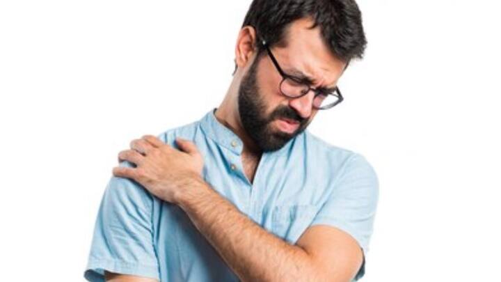 চিকিৎসক রাজীব বর্মার কথায় ভারতীয় অধিকাংশ রোগী জয়েন্ট ক্ষতি অনেকটা হয়ে যাওয়ার পর চিকিৎসকের কাছে আসেন।(ছবি সৌজন্য - ফ্রিপিক)