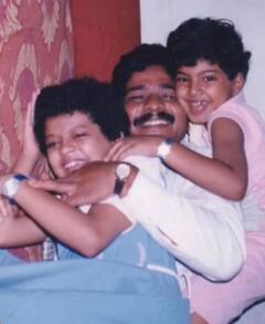 तस्वीर में नजर आने वाली इस छोटी बच्ची ने कम उम्र में बनाया बड़ा रिकॉर्ड, बेमिसाल आवाज के साथ दरियादिली के लिए भी हैं फेमस