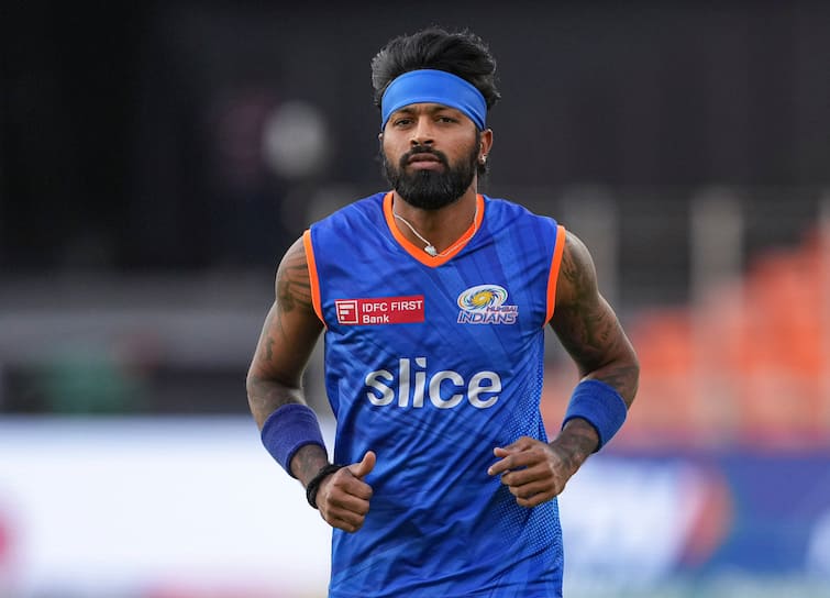 IPL 2024 MI VS SRH mumbai indians captain hardik pandya video viral trolled captain Watch: हार्दिक पांड्या को देखकर उठ खड़े हुए मलिंगा, फैंस ने बोला - 'कप्तान से नाराज हैं'