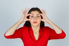 Eye Sight: तमाम कोशिशों के बावजूद नजर कमजोर तो कीजिए ये चार काम, महीने भर में उतर जाएगा कई साल से लगा चश्मा