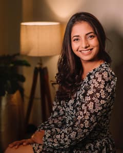 Sayali Sanjeev : सायली संजीवचे सोज्वळ फोटो... बघताच क्षणी प्रेमातच पडाल!