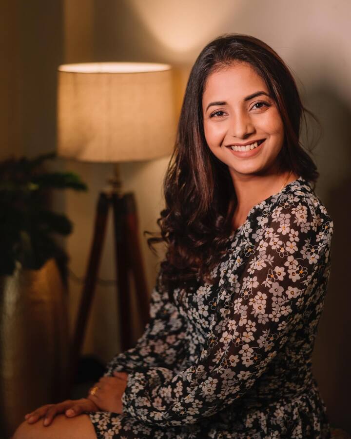 मालिका, नाटकं आणि सिनेमांच्या माध्यमातून ती प्रेक्षकांच्या भेटीला आली आहे.  (Photo credit : Instagram/@sayali_sanjeev_official)