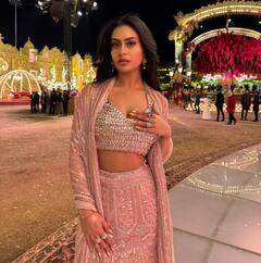 सोनेरी लेहेंग्यात काजोलच्या मुलीचा सुंदर लूक; फोटो पाहाचं!