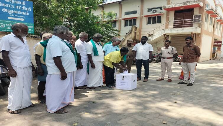 Thanjavur news Sugarcane farmers came to hand over voter ID cards in kumbakonam - TNN கும்பகோணத்தில் வாக்காளர் அட்டையை ஒப்படைக்க வந்த கரும்பு விவசாயிகள் - நடந்தது என்ன?