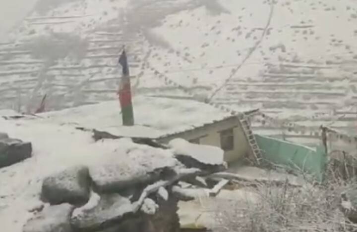 शिमला और इसके आसपास के इलाकों सहित पर्यटक रिसॉर्ट कुफरी, नारकंडा, मशोबरा, धामी और जुब्बरहाटी में 50 किलोमीटर प्रति घंटे की रफ्तार से तूफान आया, जिससे ज्यादातर जगहों पर बिजली आपूर्ति बाधित हो गई.