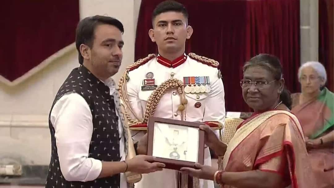Karpuri Thakur  son gave this statement after honoring these 4 dignitaries of the country with Bharat Ratna posthumously Bharat Ratna: આ 4 મહાનુભાવોને મરણોપરાંત ભારત રત્નથી સન્માન,  પુરસ્કાર  સ્વીકાર્યા બાદ  કર્પુરી ઠાકુરના પુત્રે આપ્યું આવું નિવેદન