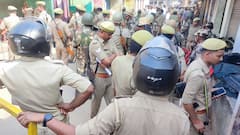 Mukhtar Ansari Funeral: मुख्तार के जनाजे में समर्थकों का हुजूम, उमड़ी लाखों की भीड़, पुलिस रही अलर्ट, देखें तस्वीरें