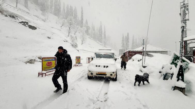 Himachal Weather Forecast 168 Roads Closed Due to Rain and Snowfall MET Issued Orange Alert Himachal Weather: हिमाचल में बारिश और बर्फबारी के कारण 168 सड़कें बंद, मौसम विभाग ने जारी किया ऑरेंज अलर्ट