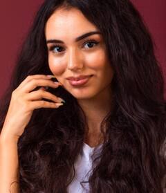 Superfoods: किचन में ही मौजूद हैं ऐसे फूड आइटम्स, जिन्हें खाकर दमक सकती है आपकी त्वचा