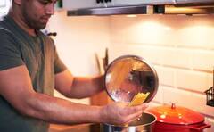 Cooking Tips: ਕੀ ਤੁਸੀਂ ਪ੍ਰੈਸ਼ਰ ਕੁੱਕਰ ਨੂੰ ਵਰਤਣ ਦਾ ਜਾਣਦੇ ਹੋ ਸਹੀ ਤਰੀਕਾ ? ਨਹੀਂ ਤਾਂ ਇੱਥੇ ਜਾਣੋ