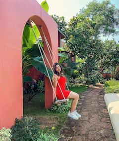 Ketika Sharma: రెడ్‌ డ్రెస్‌లో కేతిక శర్మ హాట్‌ ఫోజులు - టైట్‌ ఫిట్‌లో ఇలా చూసి మతిపోతుందంటున్న కుర్రకారు