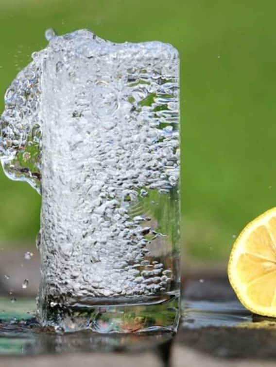 गुनगुने पानी में काला नमक मिलाकर पीना चाहिए या नहीं?