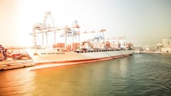 Cargo Ship: एक किलोमीटर की दूरी कितने लीटर तेल में तय करता है कार्गो शिप, जवाब जानकर होंगे हैरान