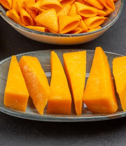 Fruit Yogurt: दही के साथ आराम से मिल जाते हैं ये फल, आप भी जरूर करें ट्राई