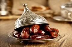 Dates Benefits: પલાળેલી ખજૂર ખાવાથી શરીરમાં થાય છે અઢળક ફાયદાઓ, જાણો તેના વિશે