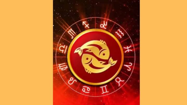 মীন রাশির জাতক জাতিকাদের জন্য এই সময়টি খুবই শুভ। অক্টোবর পর্যন্ত শনির এই রাশি পরিবর্তনের দরুণ এই রাশির জাতক জাতিকাদের ভাগ্য খুলে যেতে পারে।  দীর্ঘদিন ধরে সরকারি চাকরি খুঁজলে ইচ্ছা পূরণ হতে পারে।