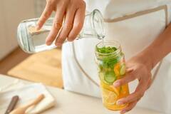 Detox Drinks: વજન ઘટાડવા માટે પીવો આ ડિટોક્સ ડ્રિંક્સ, થોડા દિવસોમાં જ થશે ફાયદો