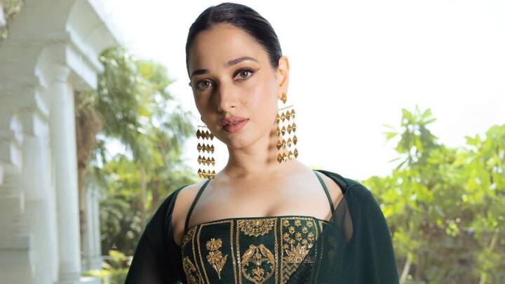 Tamannaah Bhatia: అప్పట్లో పెద్దగా సోషల్‌ మీడియాను పట్టించుకోని తమన్నా ఈ మధ్య సోషల్‌ మీడియాలో ఫుల యాక్టివ్‌గా ఉంటుంది. ఇన్‌స్టాగ్రామ్‌ వేదిక తరచూ హాట్‌ హాట్‌ ఫోటోలు షేర్‌ చేస్తుంది.