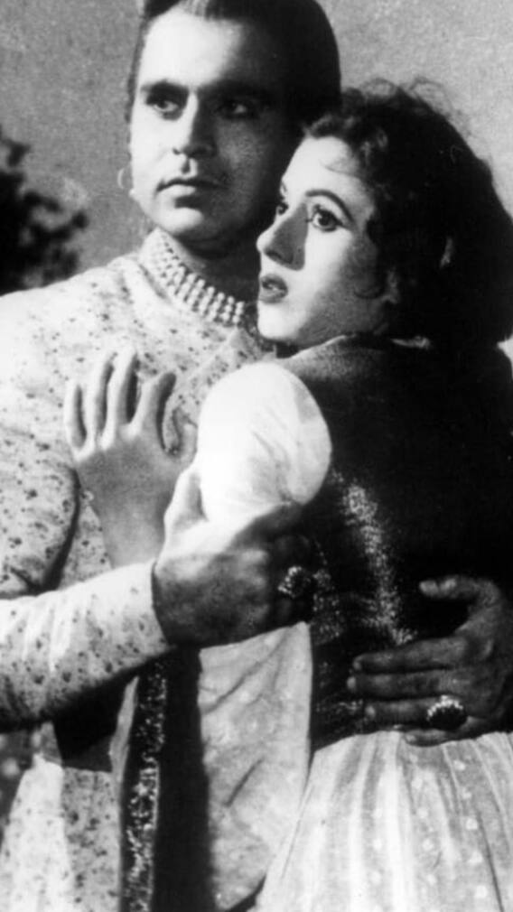 दिलीप कुमार-मधुबाला नहीं, पर्दे पर ये सितारे बनने वाले थे सलीम-अनारकली