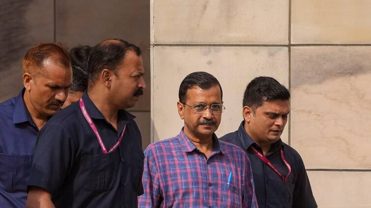 गिरफ्तारी के बाद दिल्ली सीएम अरविंद केजरीवाल को क्या करना चाहिए? सर्वे में जनता ने दी ये राय