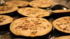 Eggplant Gravy: தோசைக்கு தொட்டுக்க சுவையான கத்திரிக்காய் கிரேவியா? ரெசிபி இதோ!