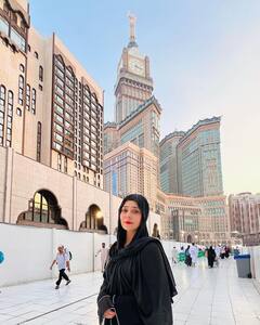 रजमान के महीने में टीवी एक्ट्रेस Sara Khan ने किया पहला उमराह, हिजाब पहने एक्ट्रेस ने शेयर की तस्वीरें