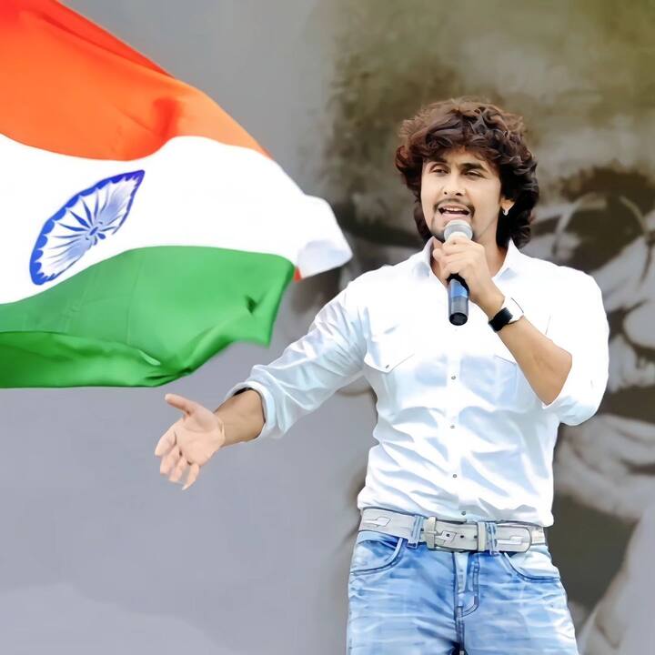 सोनू निगम - इस लिस्ट का सबसे पहला नाम अपनी जादुई आवाज से सबको मदहोश कर देने वाले सोनू निगम का है. सिंगर ने एक बार लीक से एक्टिंग करने की कोशिश की थी.