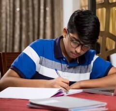 Vastu Tips: આ દિશામાં મુખ રહે તે રીતે બેસીને કરો અભ્યાસ, મળશે ઝળહળતી સફળતા