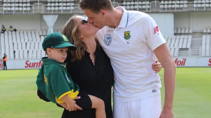 Let us tell you that Morne Morkel left his country for his wife.  After this, this legendary South African fast bowler settled in Australia.  Earlier, Morne Morkel was the bowling coach of Pakistan cricket team from June 2023 to November 2023.  (Photo credit- social media)