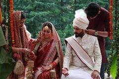 किसी ने पहना था सास का लहंगा…तो किसी ने ओढ़ी मां की चुनरी, कृति खरबंदा से पहले इन हसीनाओं ने अपने ब्राइडल लुक को बनाया स्पेशल