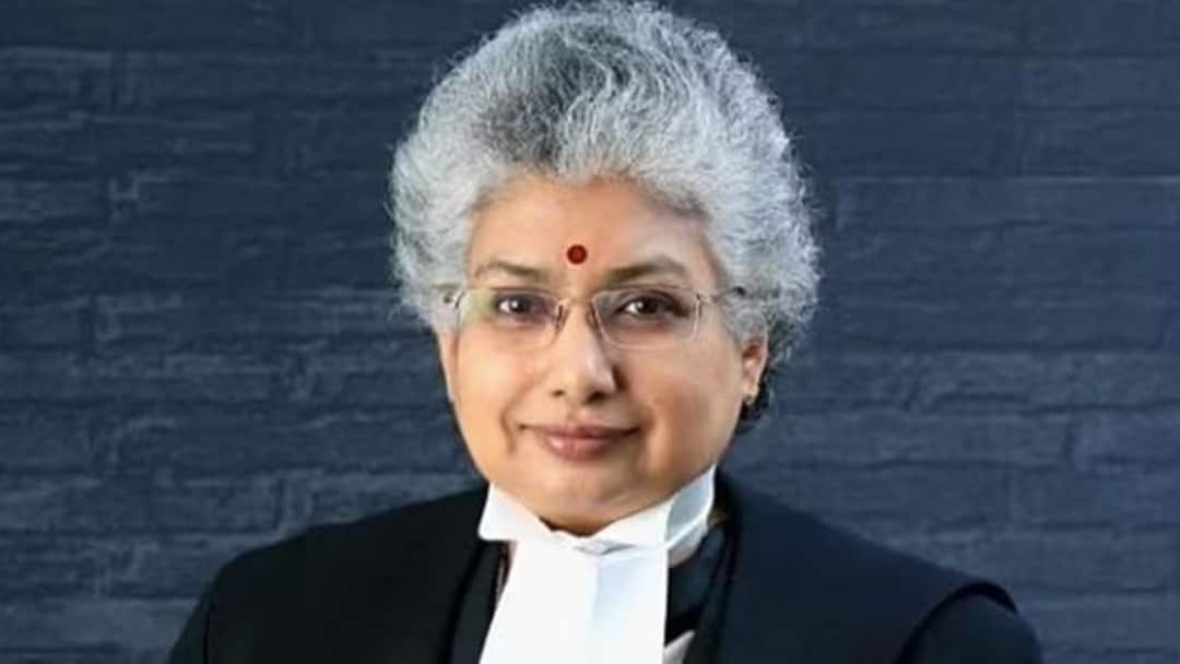 B V Nagarathna Judges of the Supreme Court It is a shame that the Court has to remind the Governor of his duty B. V. Nagarathna : न्यायालयाला राज्यपालांना कर्तव्याची आठवण करून द्यावी लागते ही लाजीरवाणी गोष्ट; सुप्रीम कोर्टाच्या न्यायमूर्तींनी फटकारले