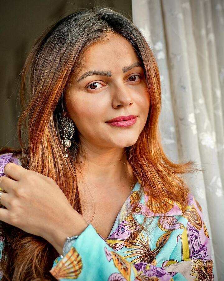 एक्ट्रेस ने बताया उस वक्त उनके पति अभिनव भी उनके साथ थे. एक्सीडेंट होने के बाद सोनोग्राफी कराने के लिए कपल को 3 घंटे लग गए थे. इन 3 घंटों के दौरान रूबीना बस रो रही थीं.