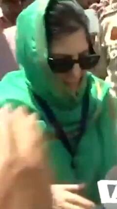 महबूबा मुफ्ती 'महारैली' में शामिल होने के लिए रामलीला मैदान पहुंचीं | abp shorts