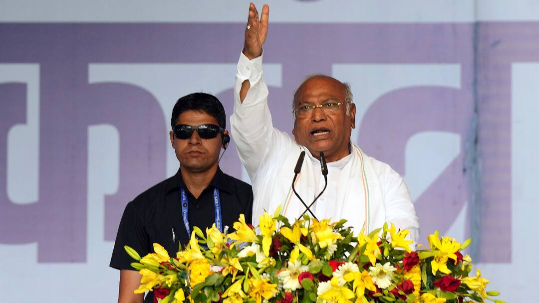 RSS-BJP Alliance Is Like Poison Kharge Rips Into Centre As He Sounds Clarion Call For United Opposition Fight 'RSS-BJP Alliance Is Like Poison': Kharge Rips Into Centre As He Sounds Clarion Call For United Oppn Fight