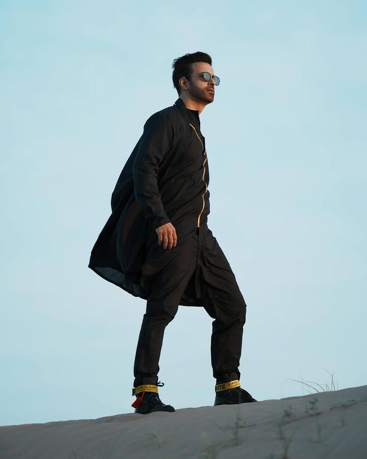 आमिर ने कहा कि, जब स्टंटमैन को शूटिंग लोकेशन पता चली तो उन्होंने वहां आने से मना कर दिया. क्योंकि खयेलित्शा सबसे खतरनाक जगहों में से एक है. इसके बाद वो सीन मुझे खुद करना पड़ा.