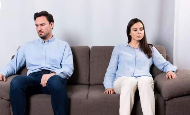 ਕਿਹਾ ਜਾਂਦਾ ਹੈ ਕਿ ਸਹਿਣਸ਼ੀਲਤਾ ਦੀ ਵੀ ਕੋਈ ਹੱਦ ਹੁੰਦੀ ਹੈ। ਅਜਿਹੇ 'ਚ ਜੇ ਤੁਸੀਂ ਆਪਣੀਆਂ ਗਲਤੀਆਂ ਨੂੰ ਵਾਰ-ਵਾਰ ਦੁਹਰਾਉਂਦੇ ਰਹਿੰਦੇ ਹੋ ਤਾਂ ਤੁਹਾਡੇ ਪਾਰਟਨਰ ਦਾ ਸਬਰ ਟੁੱਟ ਜਾਵੇਗਾ। ਵਾਰ-ਵਾਰ ਮਾਫ਼ ਕਰਨ ਦੇ ਬਾਵਜੂਦ, ਇੱਕ ਦਿਨ ਉਹ ਤੁਹਾਡੀਆਂ ਹਰਕਤਾਂ ਤੋਂ ਨਿਰਾਸ਼ ਹੋ ਜਾਵੇਗਾ ਅਤੇ ਰਿਸ਼ਤਾ ਖ਼ਤਮ ਕਰਨਾ ਚਾਹੇਗਾ।