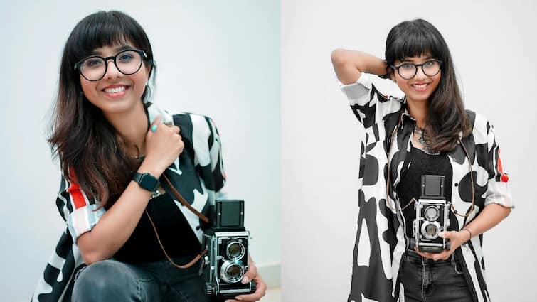 IN PICS Playback singer Shakthisree Gopalan poses with camera ...