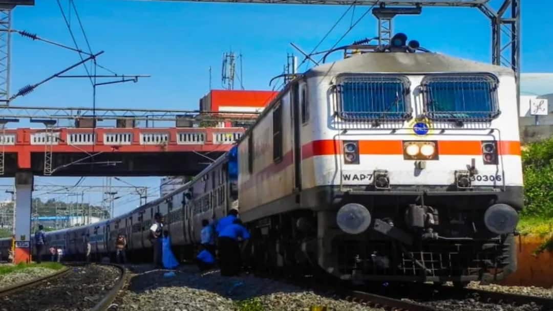 ரயில் பயணிகளுக்கு குட் நியூஸ்! இனி AC அல்லாத பெட்டிகளிலும் படுக்கை விரிப்புகள்! தெற்கு ரயில்வே அதிரடி அறிவிப்பு!