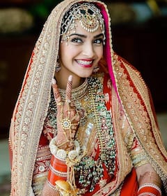 किसी ने पहना था सास का लहंगा…तो किसी ने ओढ़ी मां की चुनरी, कृति खरबंदा से पहले इन हसीनाओं ने अपने ब्राइडल लुक को बनाया स्पेशल