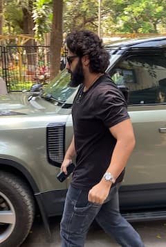 गर्लफ्रेंड मलाइका अरोड़ा की मां से मिलने पहुंचे अर्जुन कपूर, फैंस ने पूछा- क्या जल्द शादी करने वाले हैं?