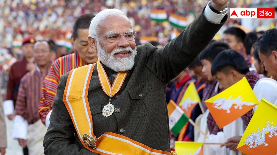 Three Reasons Behind PM Modis Popularity As Listed By The Economist Article మోదీ అంటే అందుకే అంత క్రేజ్ - ఆకాశానికెత్తేసిన అంతర్జాతీయ వార్తా సంస్థ