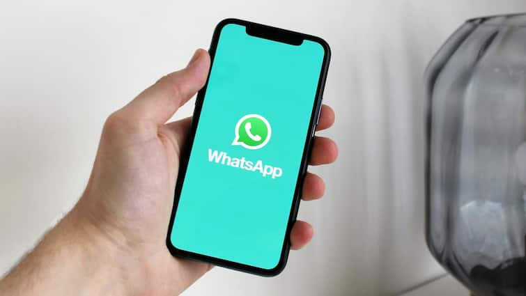 whatsapp new feature suggested chat what are the benefits know in details WhatsApp Features: হোয়াটসঅ্যাপে আসছে 'সাজেস্টেড চ্যাট', নতুন ফিচারের সাহায্যে কী কী সুবিধা পেতে চলেছেন ইউজাররা?